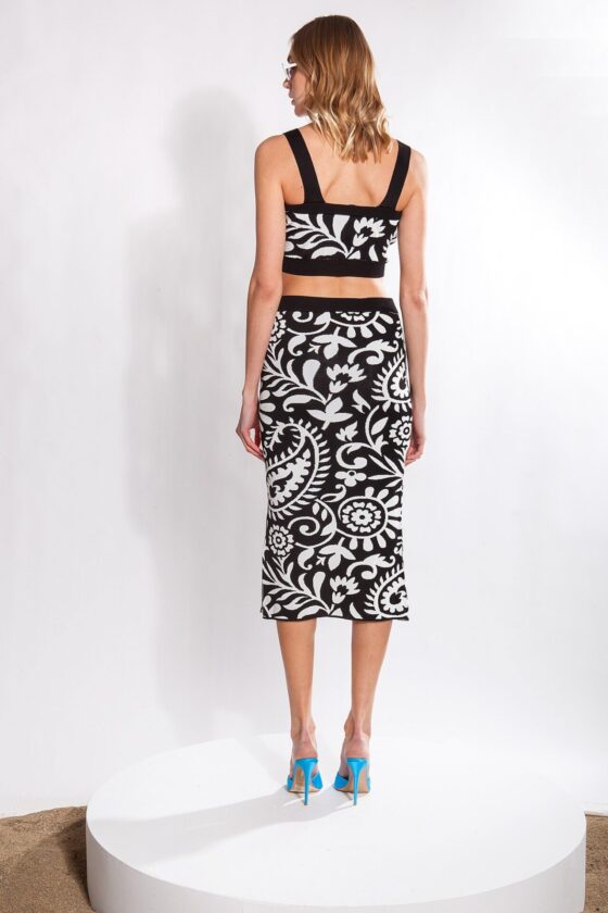 Amina Black & White Knit Crop Top - Image 2